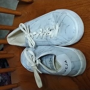 Veja - " Diapers & Milk"